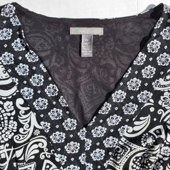Paisley v-neck mesh layered blouse by Apt.9 / Women's Petite Small PS - Picture 3 of 8